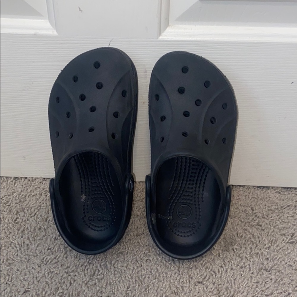 Black Crocs